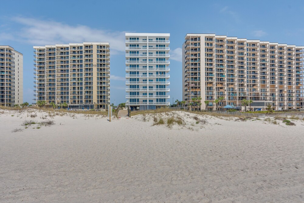 Walk to Orange Beach: Family Condo w/ Patio