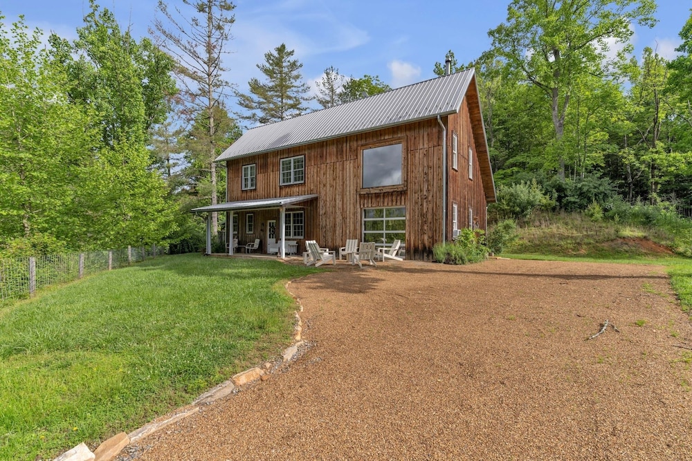 Mountain Cabin: Vintage Charm Meets Modern Luxury 2 Bedroom Home by RedAwning view 3