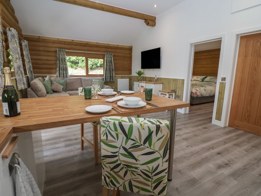 Redwood Lodge