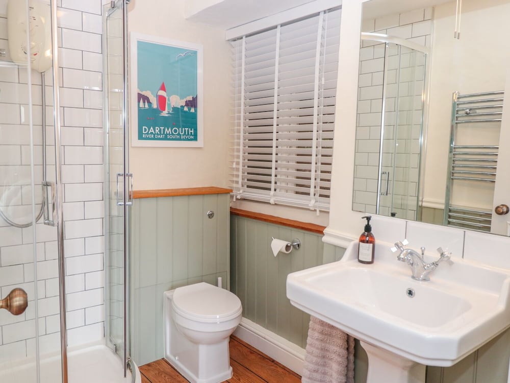 34b Clarence Street view 3