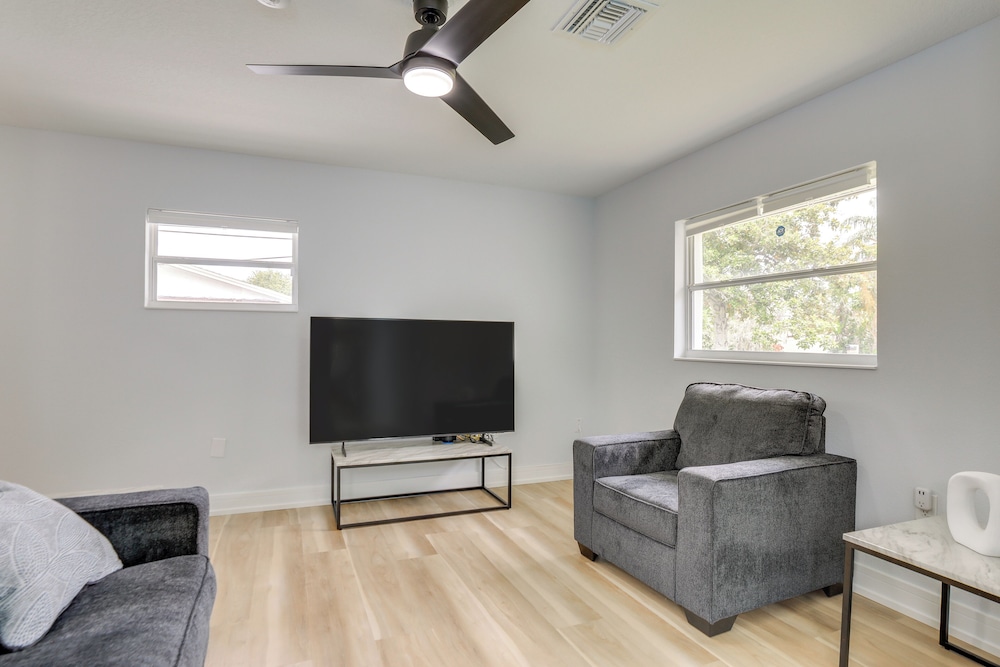 3 Mi to Beach: Modern Retreat in Largo!