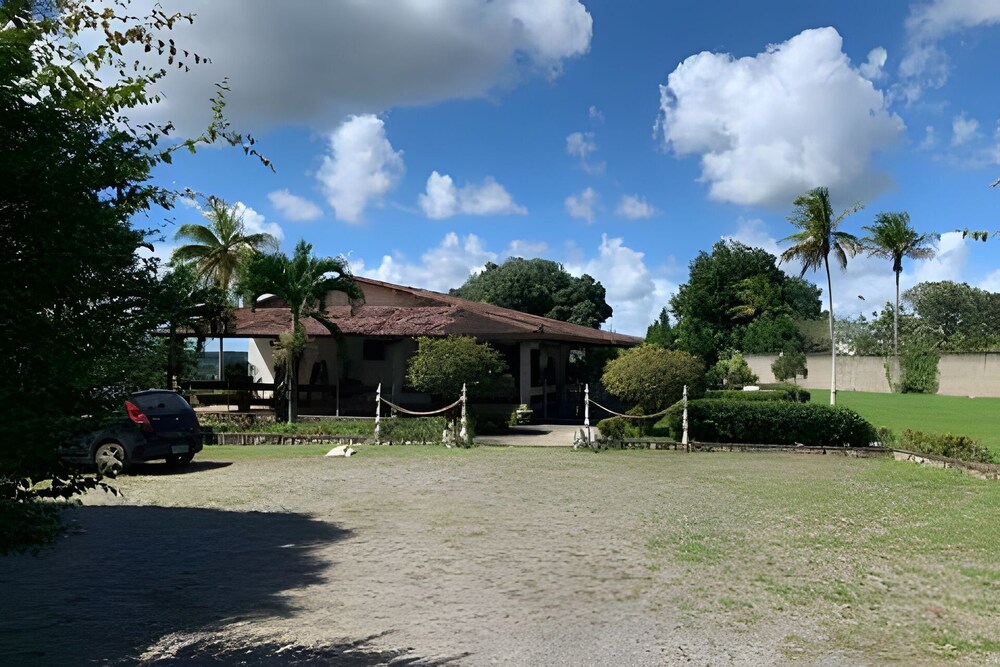 Sítio em Aldeia com piscina vista vale