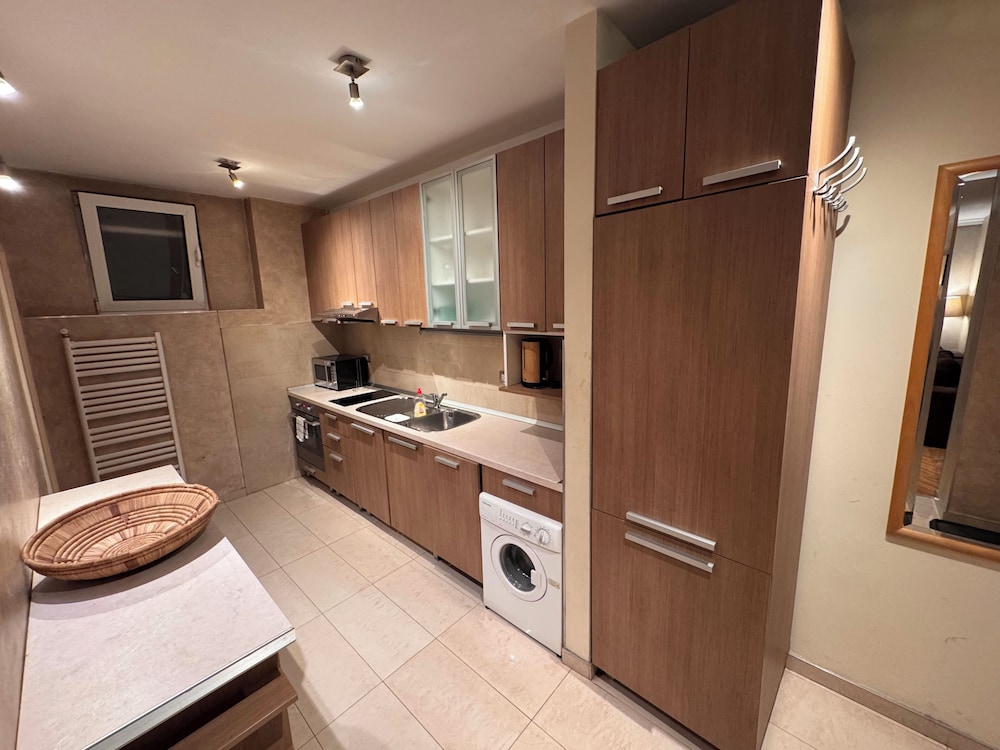 Central Studio Apartments