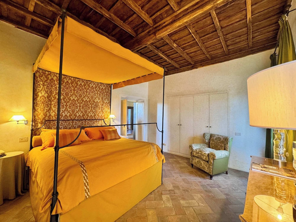New Estate of Joy a Magnificent Historic Villa Near Rome on Glorious Ground Pool and Olives Galore