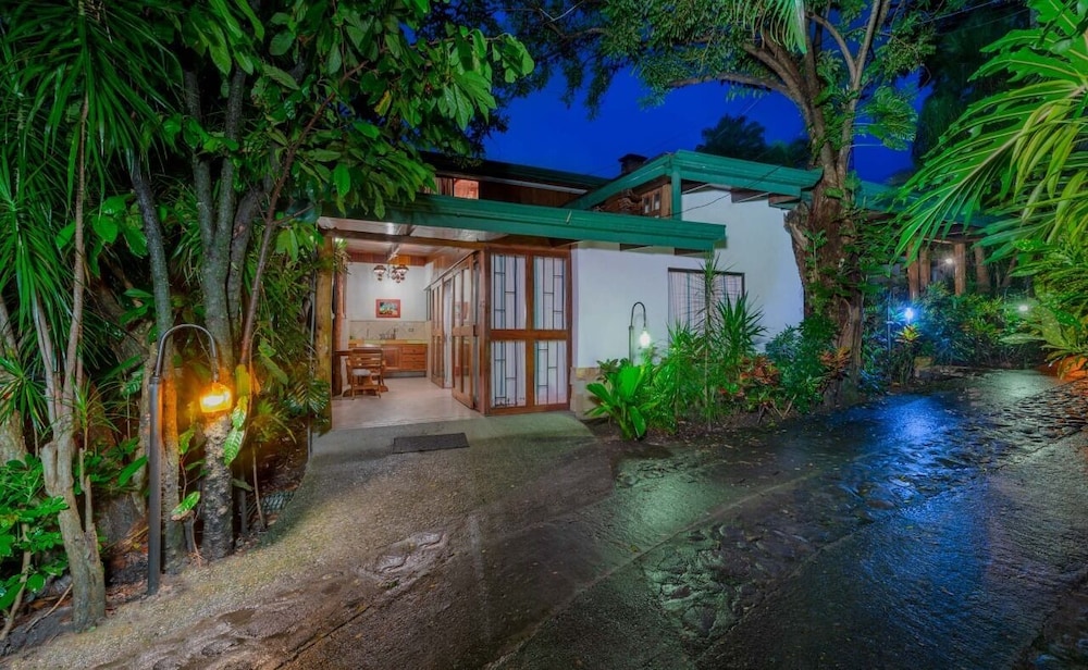 Costa Verde Inn - Property Image 1