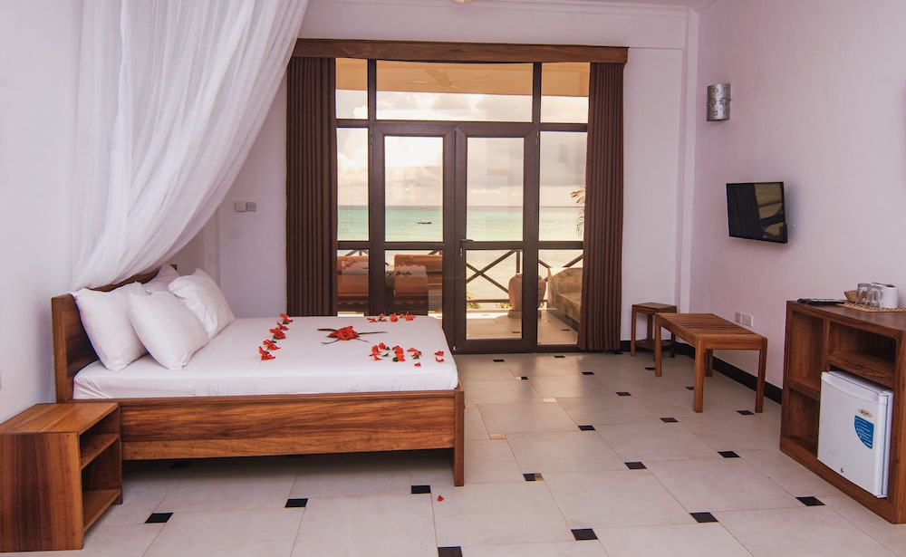 Mnarani Beach Cottages