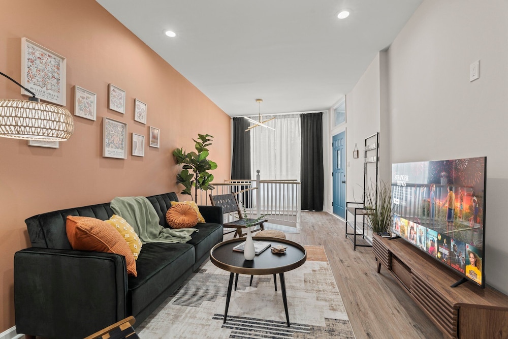 Stylish 1BR/1.5Bath Near Liberty Bell