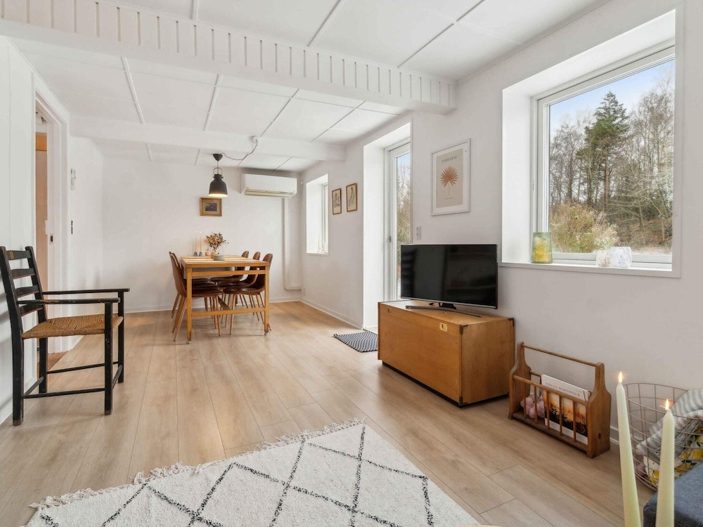 5 Star Holiday Home in Ronne