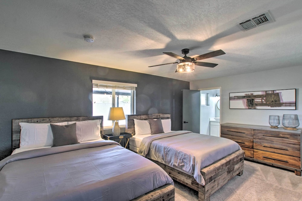 Charming Phoenix Home w/ Patio ~ 3 Miles to Dtwn! view 4