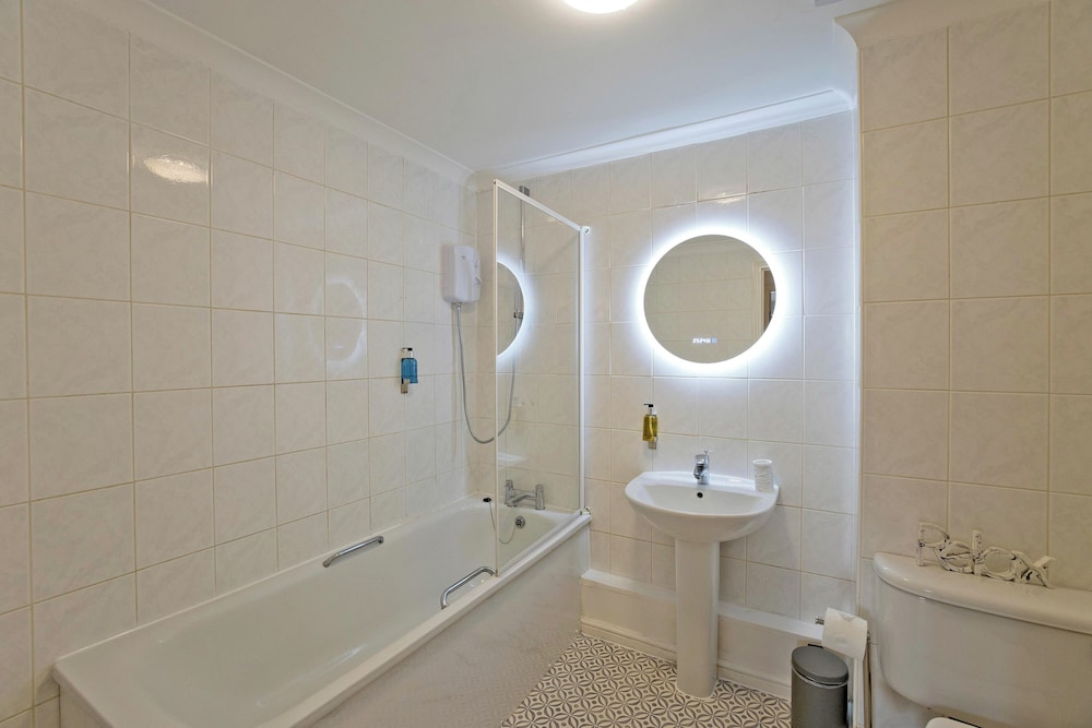 Imperial Meridian Place Apartment