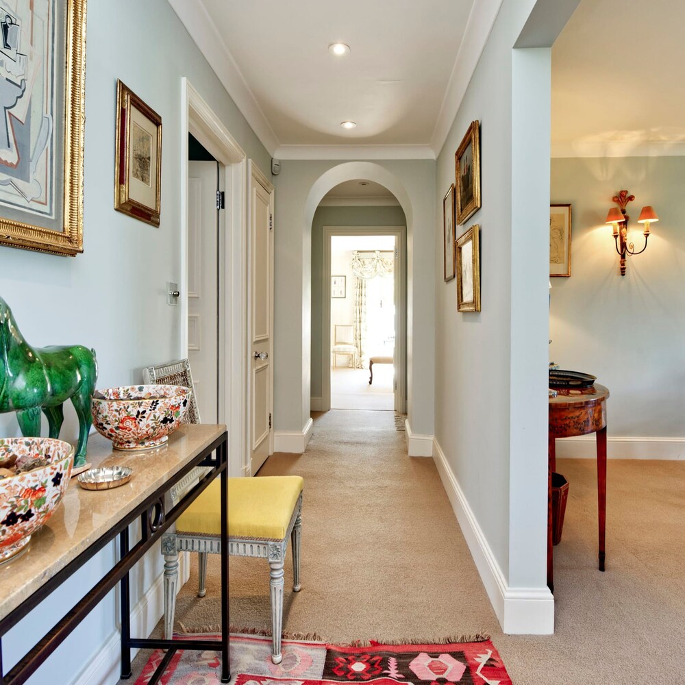 Beautiful and Spacious 2 Bedroom Apartment in South Kensington