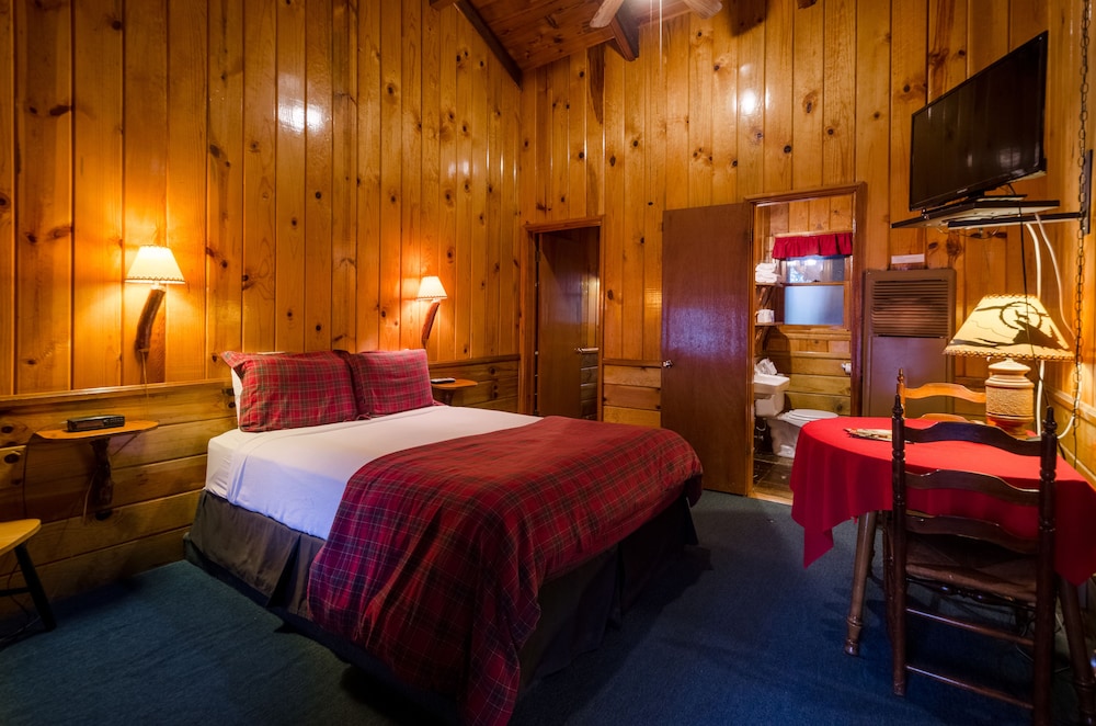 Idyllwild Bunkhouse