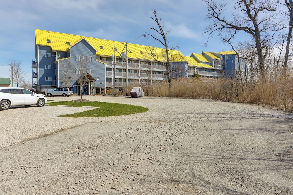 Waterfront Middle Bass Condo w/ Lake Erie Views! view 3