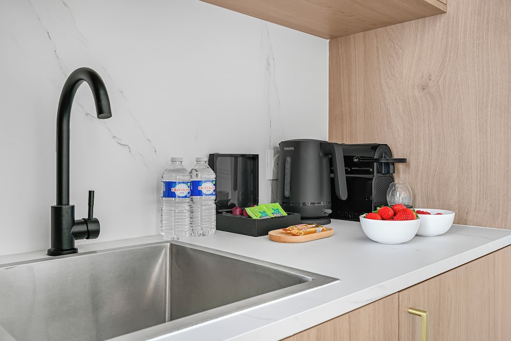 JIJI Suites