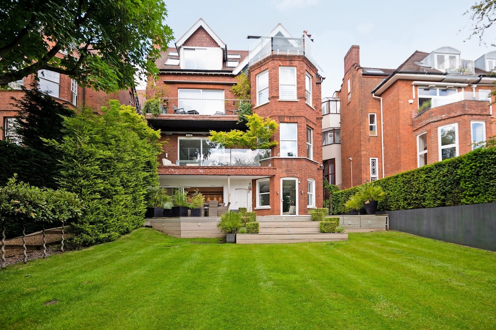 The White Peace Garden 3 bed Hampstead - by Out of Office Lifestyle
