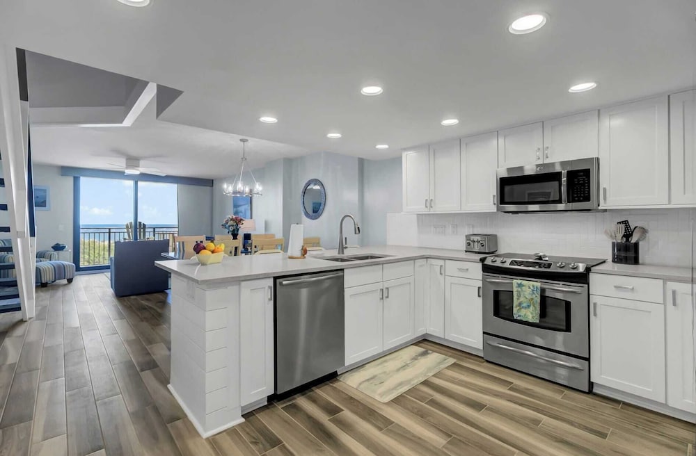423 C Shipwatch by Avantstay Ocean Views Community Pool Close to Beach