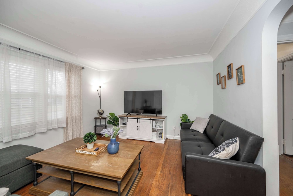 Kenwood Keys Suites for 12!