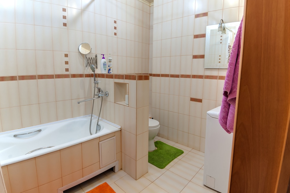 Aura Apartments