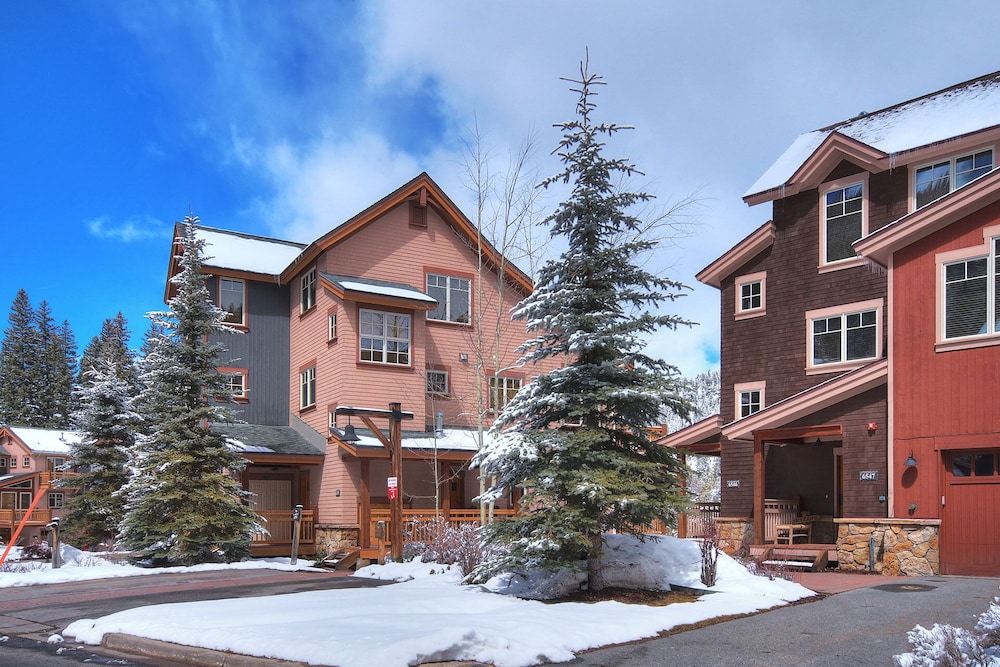 6546 Settlers Creek Townhomes 2 Bedroom Townhouse by RedAwning