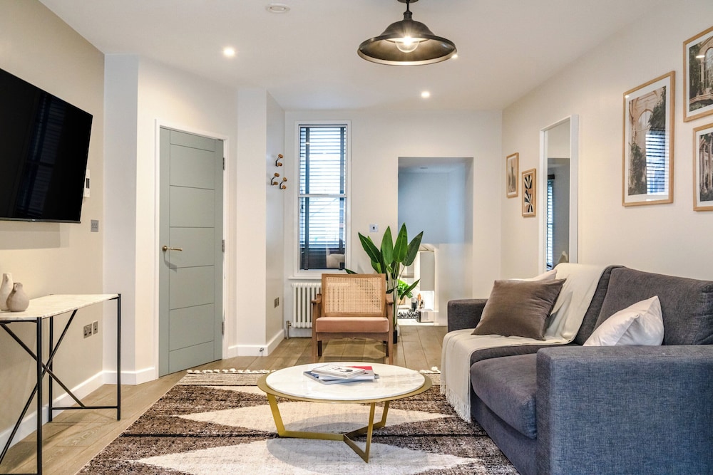 Be London - The Chinatown Residences