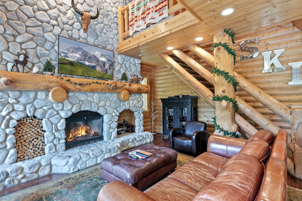 Chaparral at Deer Valley Resort - Three Bedroom Condo with Hot Tub #102 3 Condo