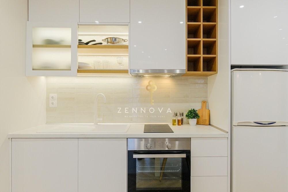Zennova 72 Tsinari Luxury Suite