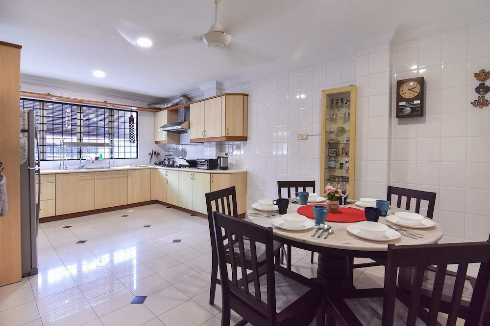 A Spacious 4BR Home Nearby Kiara Hill, Mont Kiara, Pavilion Damansara Heights