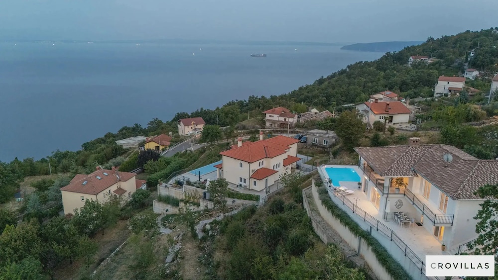 Villa Lauriana Nearby Opatija - Crovillas