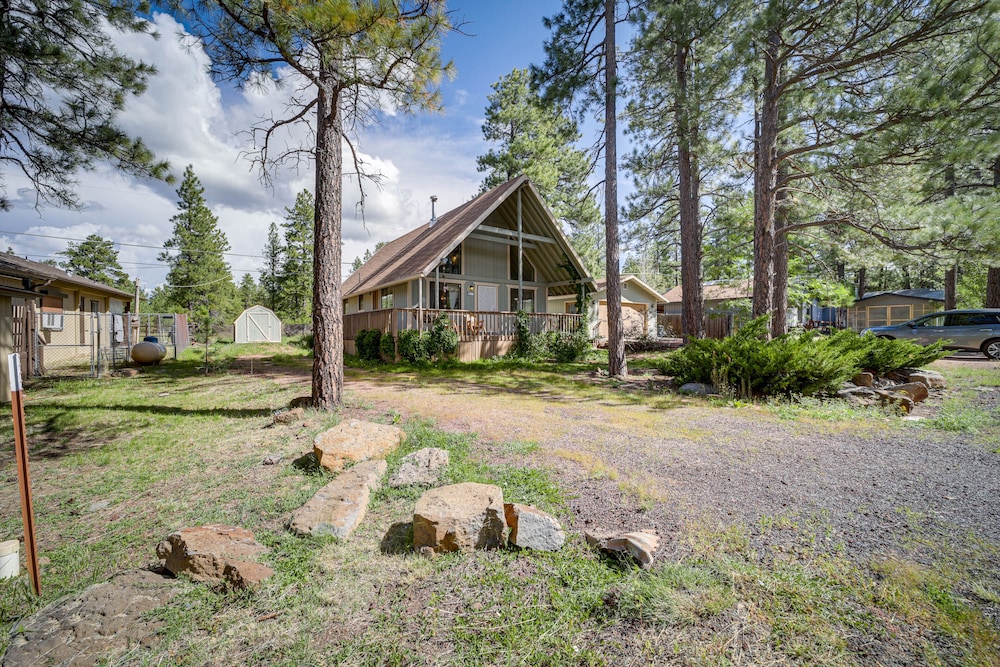 Near Hiking & Fishing: Munds Park Cabin w/ Deck