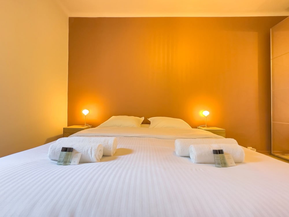 Le Palm in Cannes With 1 Bedrooms and 1 Bathrooms