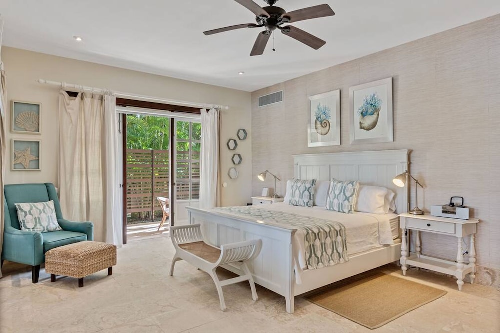 Sophisticated Villas With Private Pools and Staff