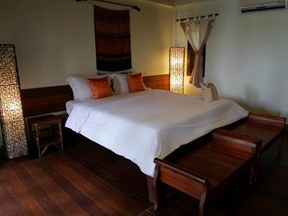 Sunset Cove Resort
