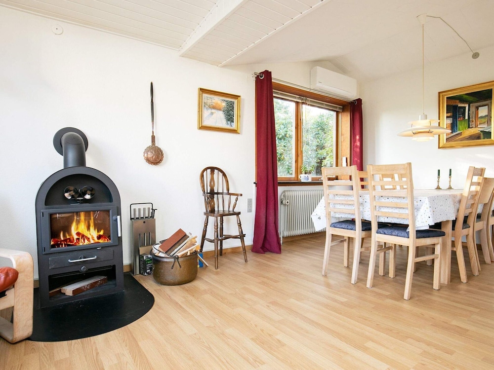 10 Person Holiday Home in Albaek