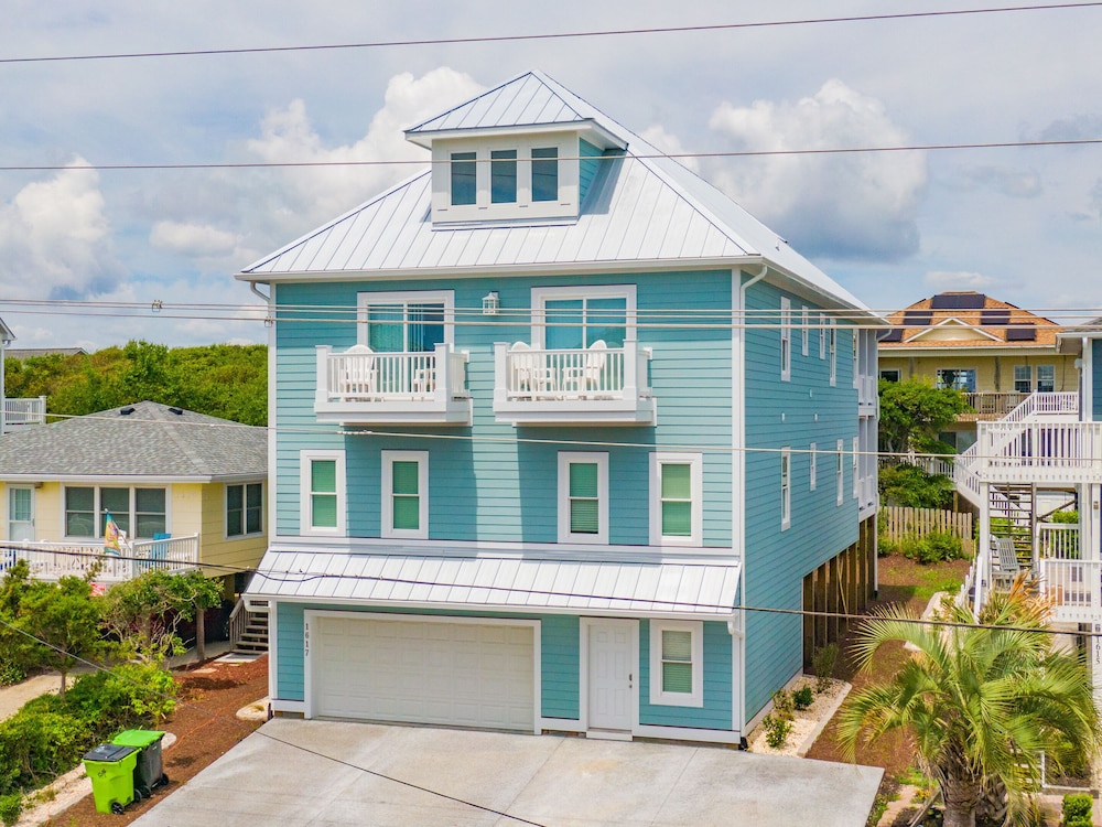 Anchors Aweigh by Topsail Realty