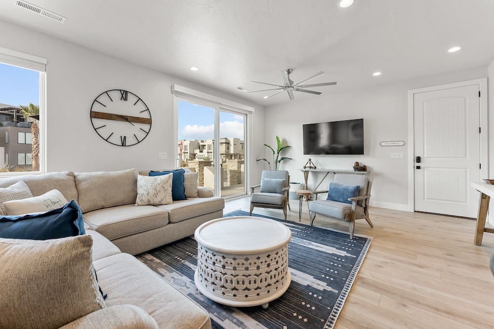 Tahitian Pearl 5 Bedroom Townhouse
