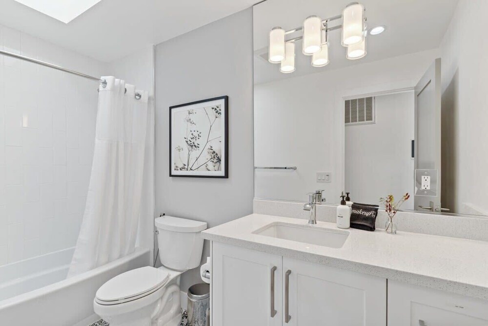 @ Marbella Lane - 3BR W/sweeping Views of Bay Area