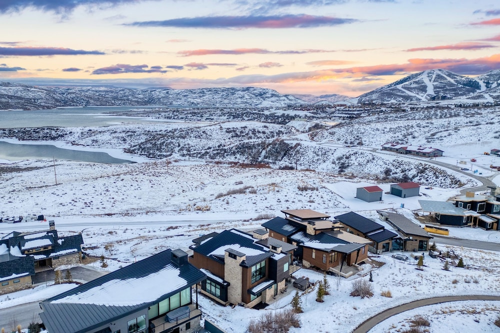 Orion by Avantstay Luxury 5bdr Ski Home w Views Minutes to Deer Valley Lift
