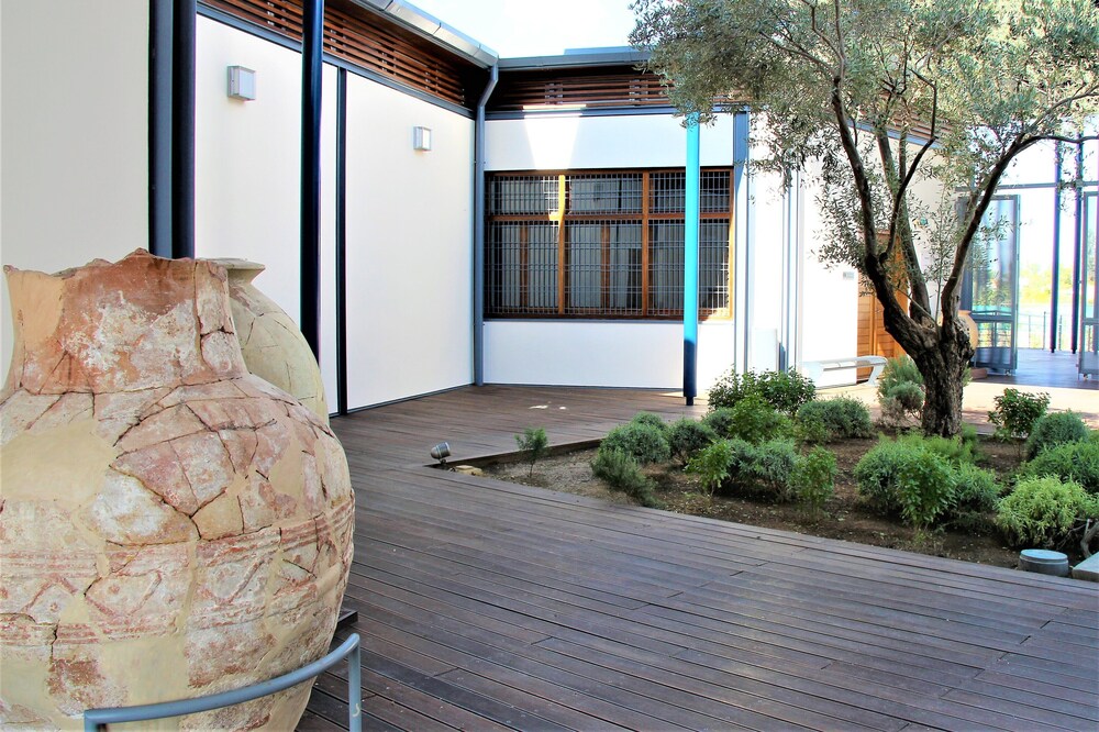 Tzionis Petroktisto Holiday Stonehouse