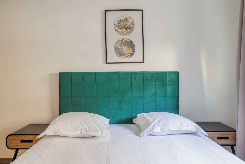Cosy Apartment 4P- Levallois /anatole France view 2