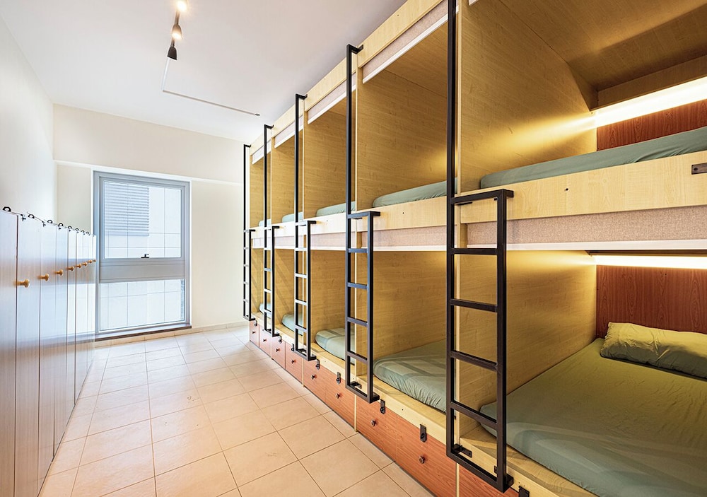 Next'House - Business Boulevard Hostel