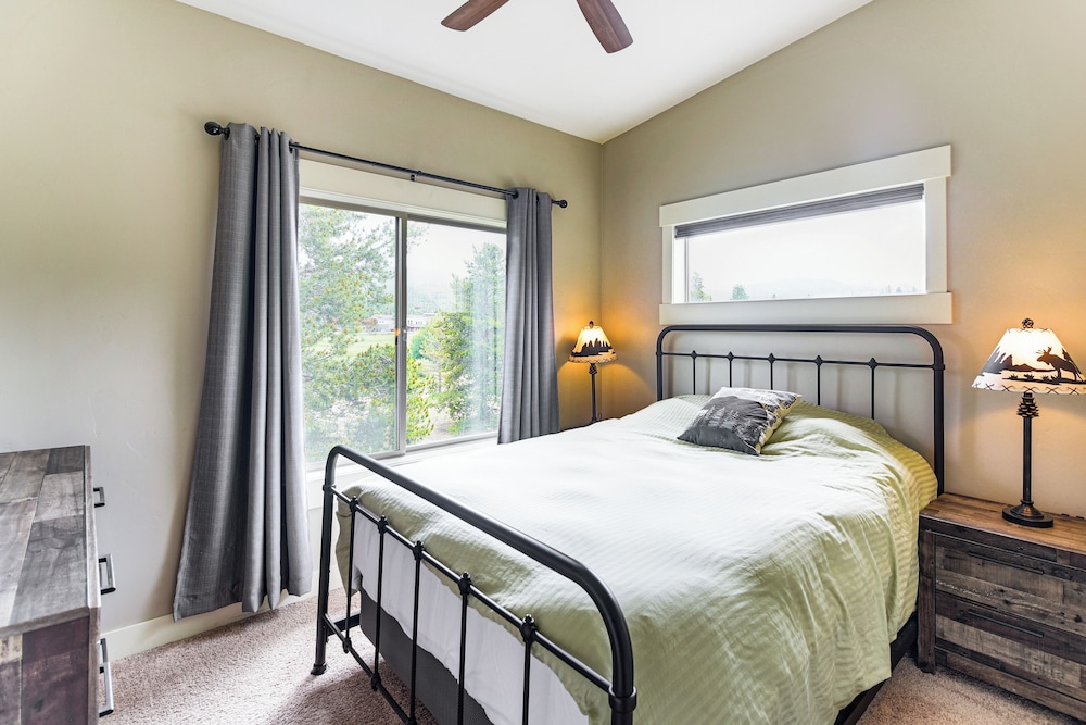 Central Fraser Vacation Rental w/ Private Hot Tub!