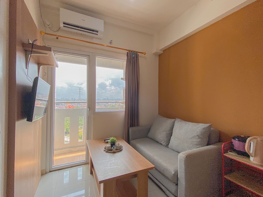 Good And Homey 2Br Apartment At Green Pramuka City