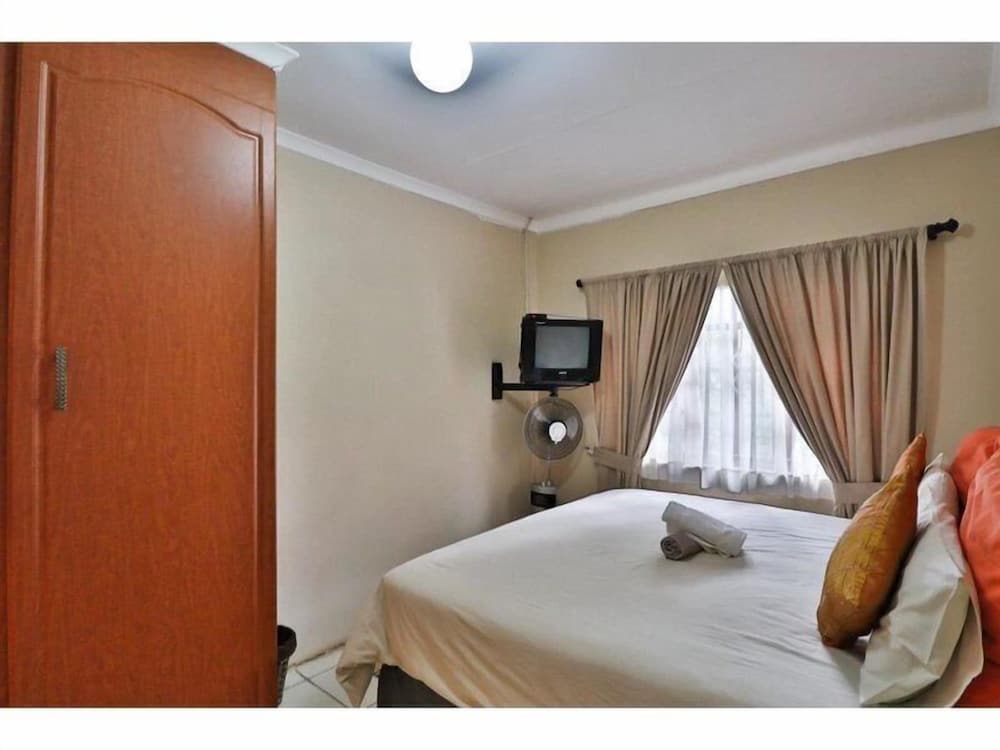 Asante Sana Guesthouse view 5