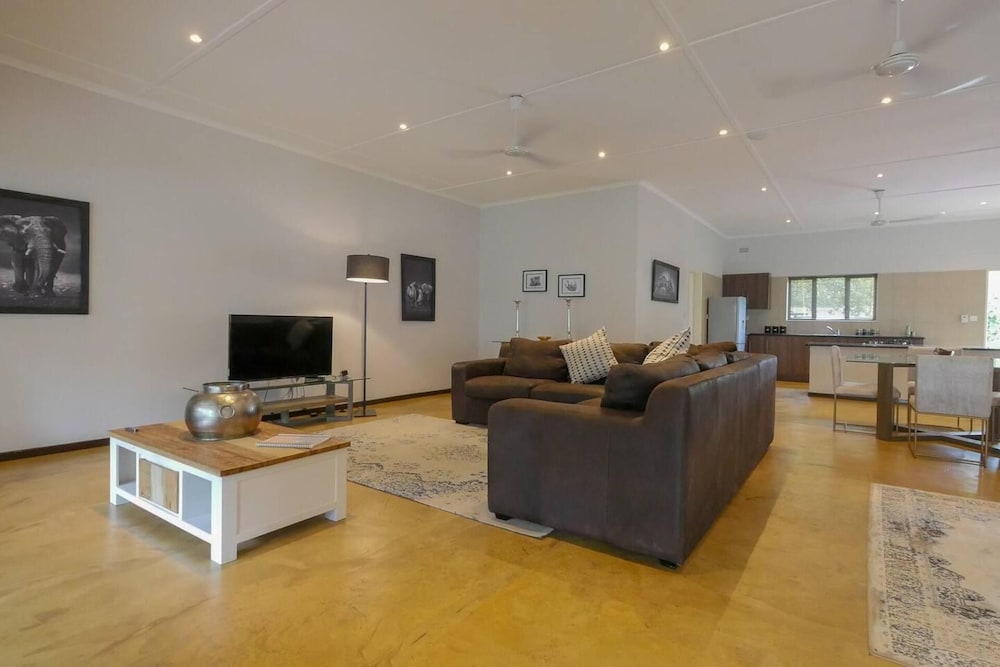 Holiday Rental Home in Victoria Falls view 3
