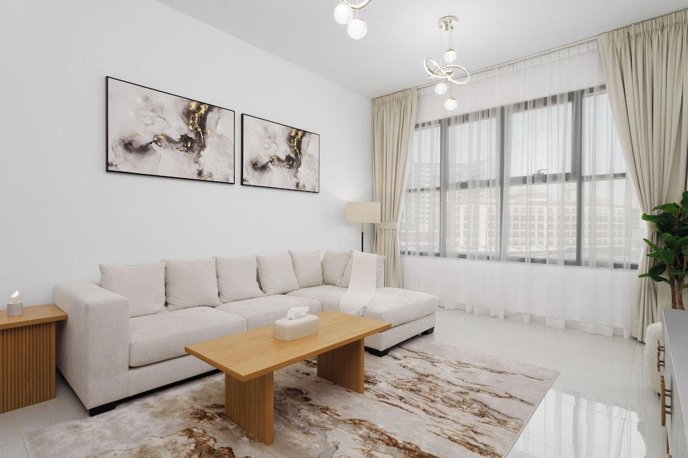 Maison Privee - Tranquil Escape w/ Balcony and High-End Facilities