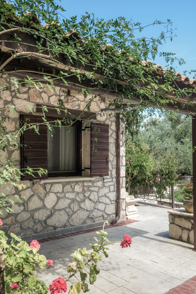 Agrikia Villa