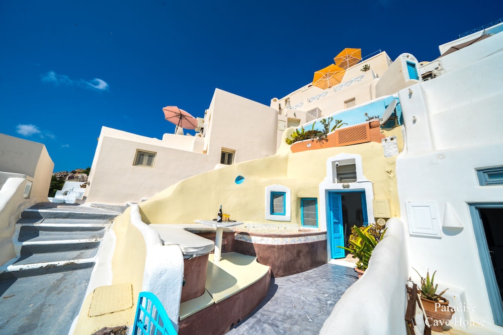 Santorini Paradise