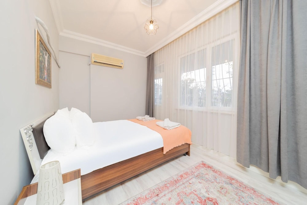 Vibrant Flat With Lovely Balcony in Muratpasa