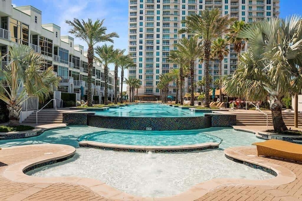 Sapphire Beach - Breathtaking 26th Floor Views 3 Bedroom Apts