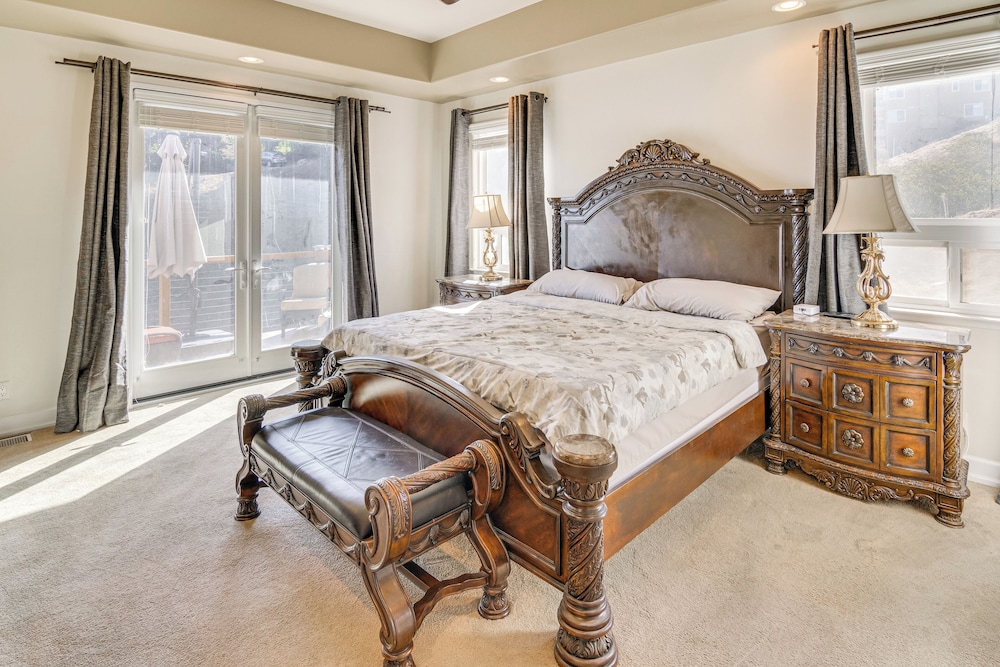 Home Close to Trails & Shopping in Thousand Oaks!